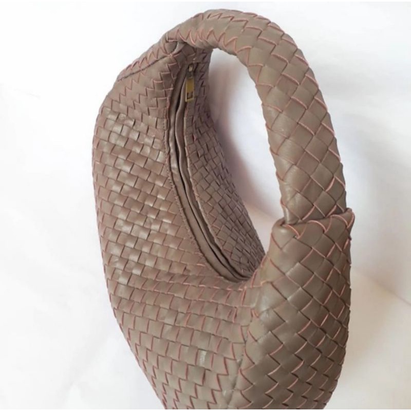 Armenia Taupe กระเป๋า ไซซ์ L