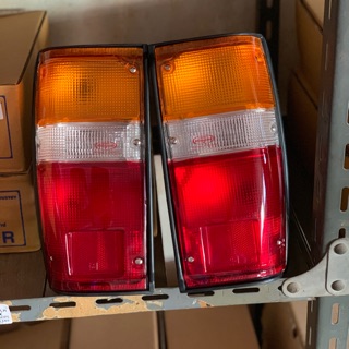 ไฟท้าย TOYOTA HERO โตโยต้า LN50 LN56 LN60 /คู่