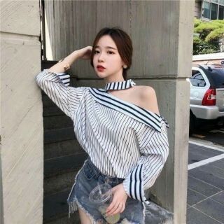 ❣️Cross shoder shirt top
❣️สินค้านำเข้า พร้อมส่ง
เสื้อเชิ๊ตลายริ้ว ผลิตจากผ้าเชิ๊ตเนื้อดีมากๆค่า