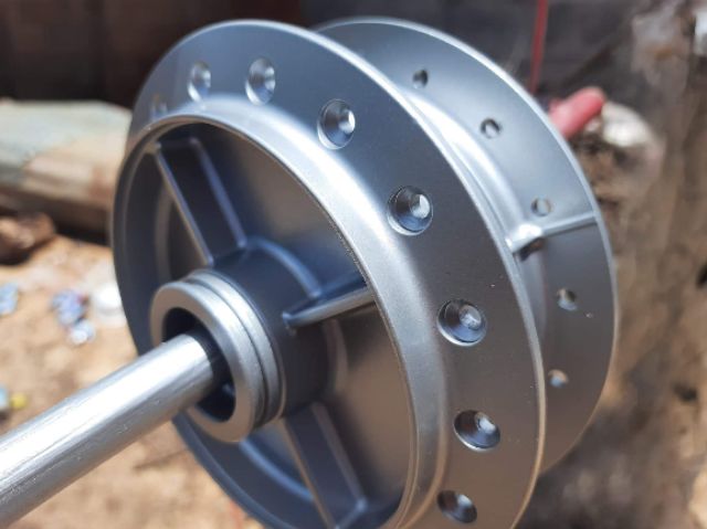 สีสเปรย์ซามูไร H111* สีเงินสว่าง