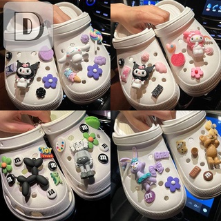 🔥จิ๊บบิทตัวติดรองเท้ามีรู รูปแบบการ์ตูน ตัวติดรองเท้า crocs DIY ตุ๊กตาติดรองเท้า  ตกแต่งสวยงาม สไตล์น่ารัก