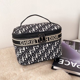 Cosmetic bag กระเป๋าอเนกประสงค์ ไว้ใส่เครื่องสำอางสวยหรูที่สุด