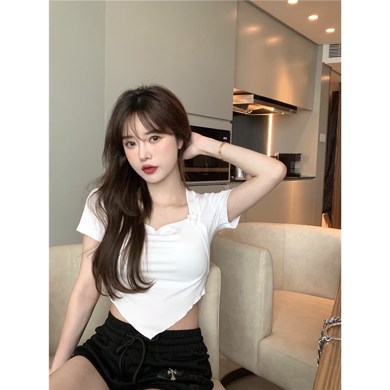 เสื้อผ้าผู้หญิง ครอปแขนสั้น คอเหลี่ยม เอวลอย ฟรีไซส์ รหัส B1