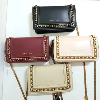 CHARLES &amp; KEITH CHAIN RIMMED CLUTCH กระเป๋าสพายของแท้สินค้าshop