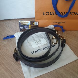 Lv สาย2strap crossbody สภาพเหมือนใหม่ เพิ่งซื้อจากชอป ใช้ไปสองที แท้100%