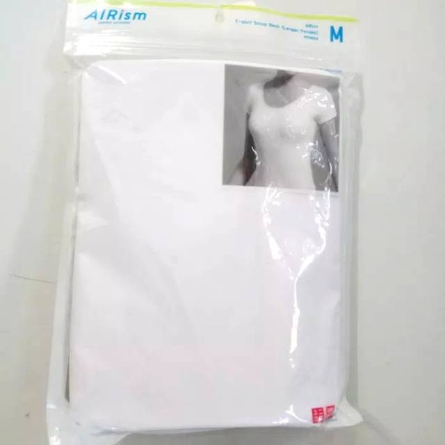 เสื้อยืดสีพื้น Airism เนื้อนุ่ม ใส่สบาย ไซส์ M สีครีม uniqlo ดั้งเดิม