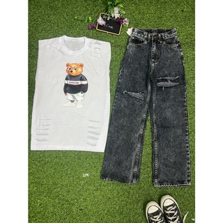 เสื้อยืด เสื้อแขนสั้น เว้าแขน แต่งคู่กับกางเกงยีนส์สีฟอกสโน