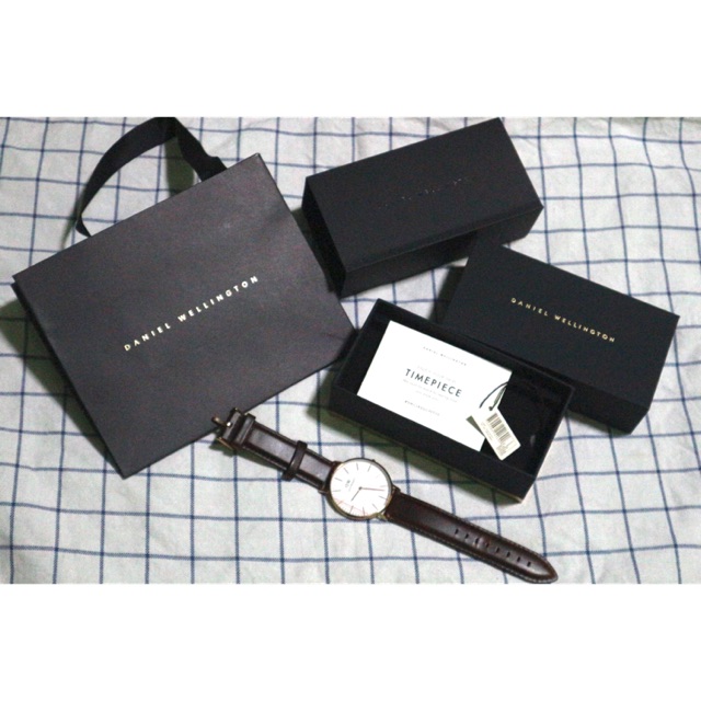 Daniel Wellington ของแท้100% 0109DW 40mm นาฬิกาแบรนด์เนมDW  (งานoutlet )