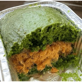 ส่งได้เฉพาะ instant delivery | โลฟเค้ก ผักโขม ไก่หยอง อบโยเกิร์ต [ Spinach cake - shredded chicken ]