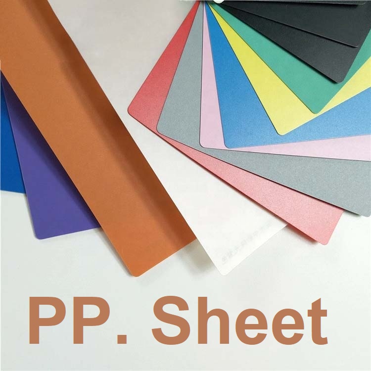 แผ่นพลาสติก PP. ผิวทรายเนียนละเอียด สีโปร่งแสง หนา 0.4 mm คุณภาพฟู๊ดเกรด 63x99 cm. แพ็คห่อเป็นม้วน