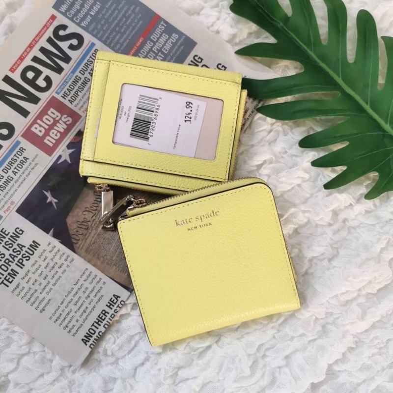กระเป๋าสตางค์ 2 พับ หนังแท้ สีเหลือง Kate Spade small I-zip bifold wallet WLRU6253 eva limelight (700)