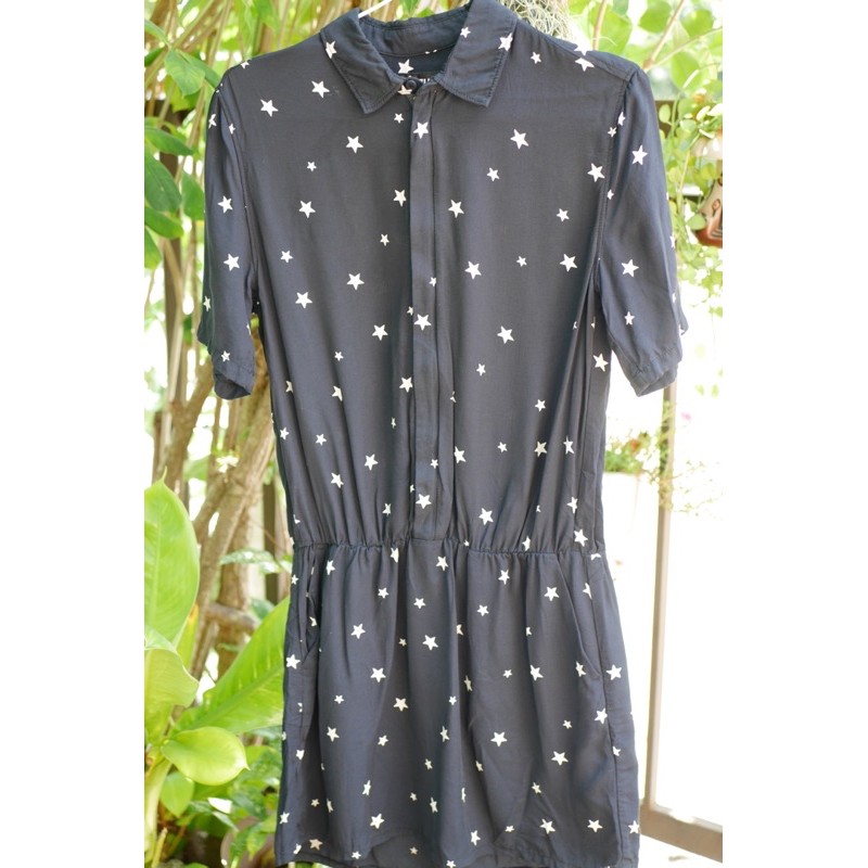 เสื้อแบรนด์  IZZUE ลายดาว มีกระเป๋าข้าง ทั้ง 2ข้าง