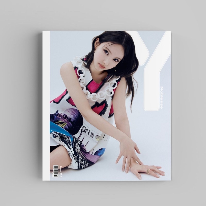 (พร้อมส่ง) Y Magazine Vol.04 (NAYEON, JIHYO)