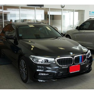 BMW 5 -series (G30/G31) ชุดแถบสี​ครอบกระจังหน้ารถ​ / ติดตั้งง่าย​ / พลาสติก​ทนทาน​ / Mpaket