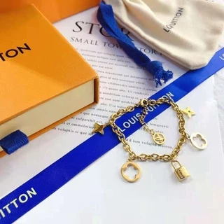 2021 อินเทรนด์ใหม่สร้อยข้อมือสแตนเลสสี่ใบโคลเวอร์ล็อคสีทองสําหรับผู้หญิง