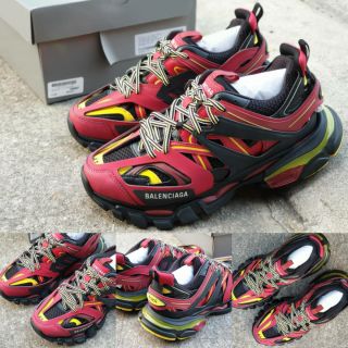 🔥Super SALE 🔥🔥
Balenciaga Track Black / Red Burgundy
• Size 41 • ราคา 15,900 ฿