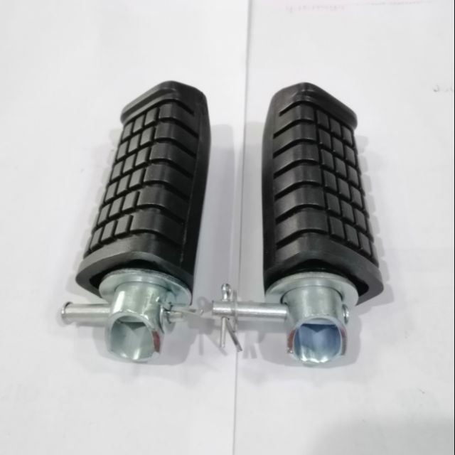 พักเท้าหลัง KAWASAKI  KRใช้กับ LEO/VICTOR/เซอร์ปิโก้-SS/KAWASKI