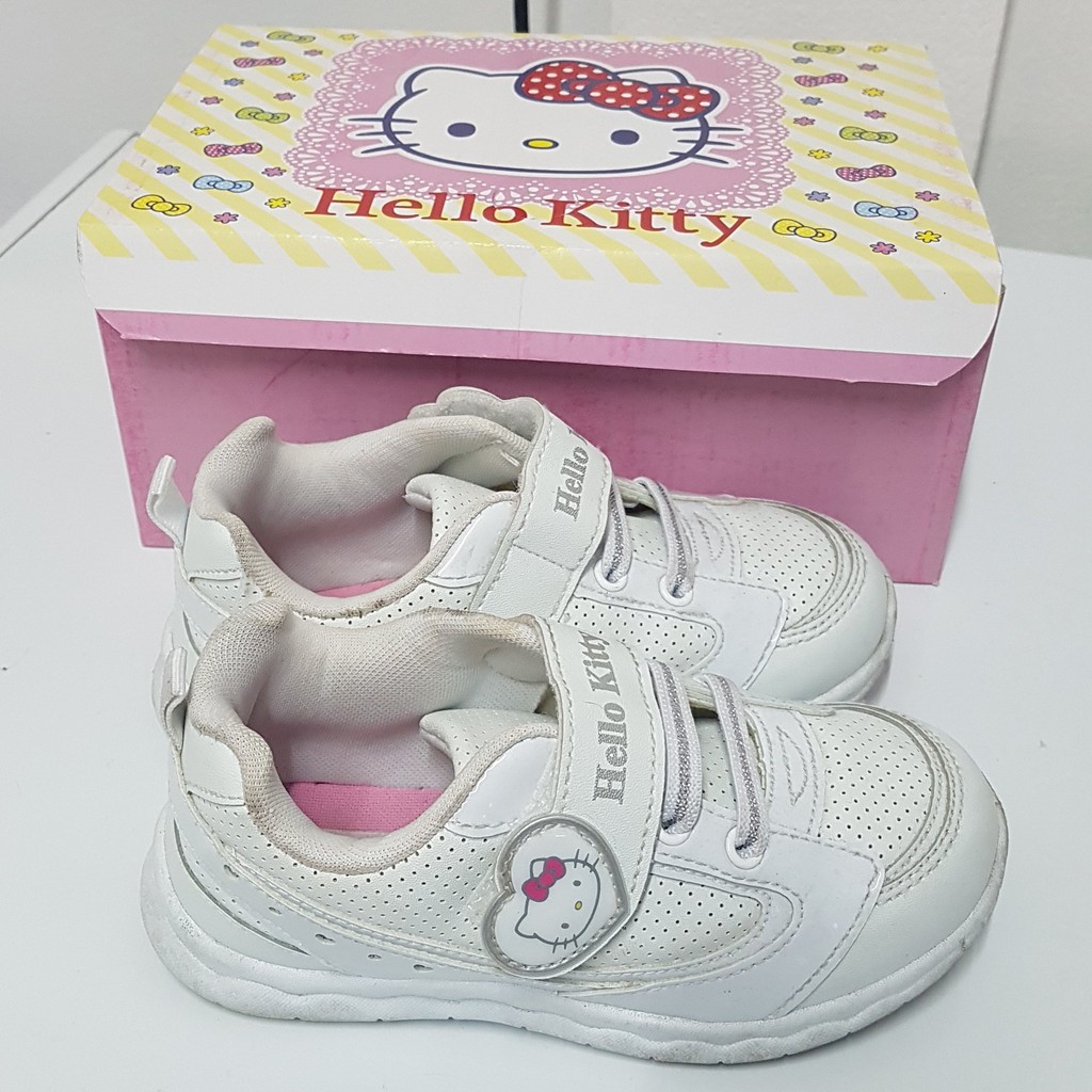 💗 รองเท้าพละนักเรียน เด็กผู้หญิง Hello Kitty มือสอง 💗