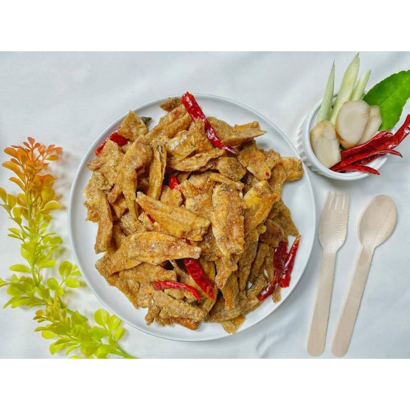 ปลา​เกล็ด​ขาว​ ทอดกรอบ สดใหม่สะอาด ไม่เหม็นหืน