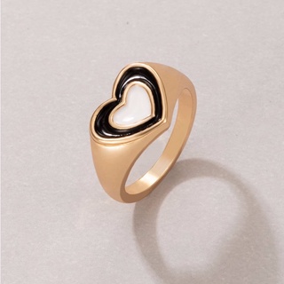 แหวนหัวใจขาวดำ Black Heart Pattern Ring