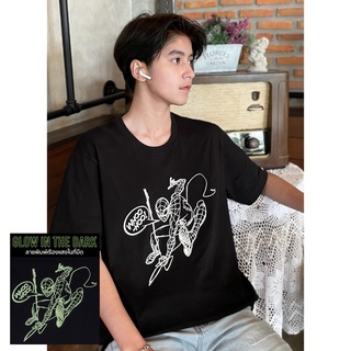 Marvel Men Spider-Man Ghost Glow In The Dark T-Shirt - เสื้อยืดผู้ชายลายสไปเดอร์แมน เทคนิคเรืองแสงในที่มืด สินค้าลิขสิทธ์แท้100% characters studio