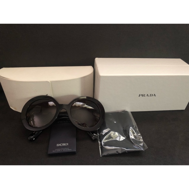แว่นกันแดด prada มือสอง