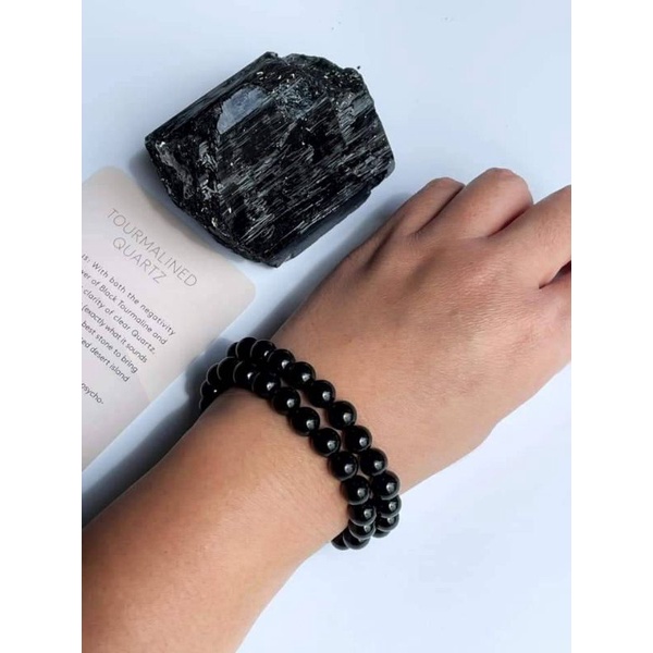 ทัวร์มาลีนสีดำ ( Black Tourmaline ) หนึ่งในหินสุดคลาสสิค และเป็นที่นิยมในหมู่คนสะสมหินดิบ