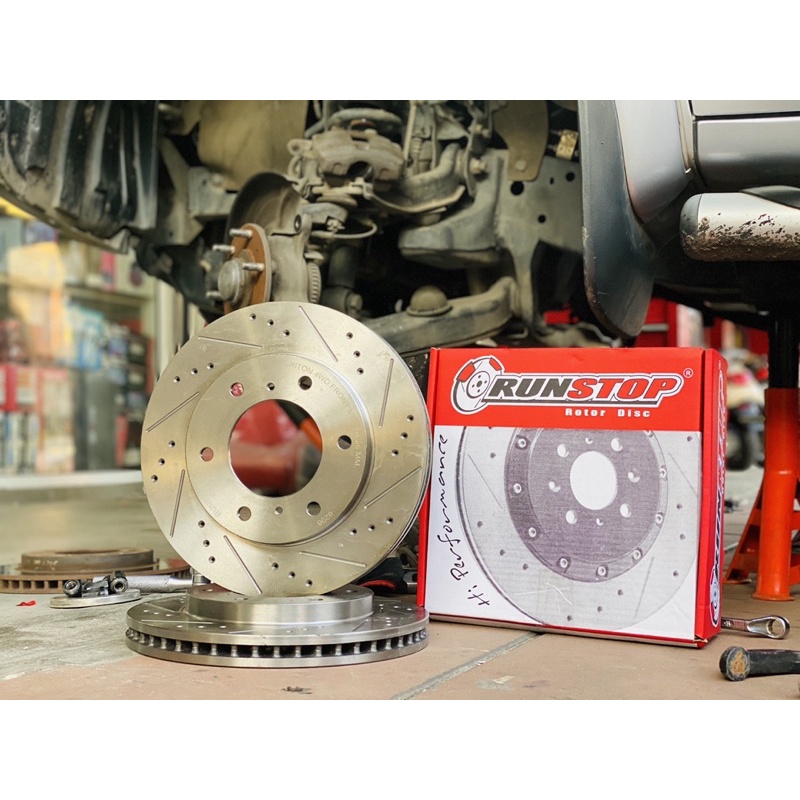 runstop Mitsu Pajero Sport Triton เก่า ตัวสูง จานเบรค เจาะรู เซาะร่อง ตรงรุ่น ขนาด 294 มม. ไม่ต้องดัดแปลง Hight Carbon