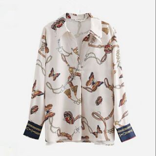 ✨✨ NEW IN ✨✨
สินค้ามาใหม่ พร้อมส่งค่ะ

🦋 BUTTERFLY SHIRT 🦋
เสื้อเชิ้ตคอวี ผ้าไหมเกาหลี ใส่สบาย