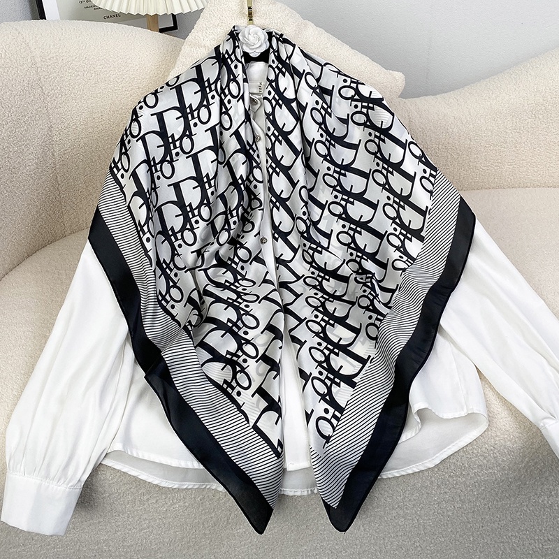 Lisa ผ้าพันคอแฟชั่น 110X110 ซม.ผ้าพันคอสี่เหลี่ยมพิมพ์ผ้าพันคอผู้หญิง Lady Shawl Musilim Bawal