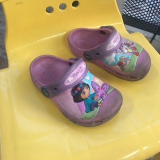 Crocs Dora size 6-7 มือสองค่ะ