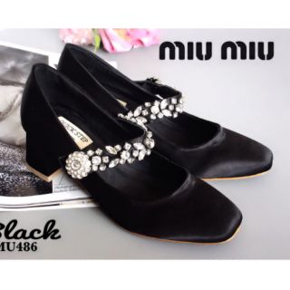 New collection MIU MIUstyle รองเท้าคัชชูส้นตัน ผ้าซาตินนิ่ม สายคาดหน้าประดับเพชร