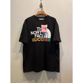 THE NORTH FACE X GUCCI CLASSIC LOGO WITH CAT PRINT COTTON T-SHIRT เสื้อยืดแขนสั้น เดอะนอร์ทเฟส กุชชี่ สกรีนตัวหนังสือ