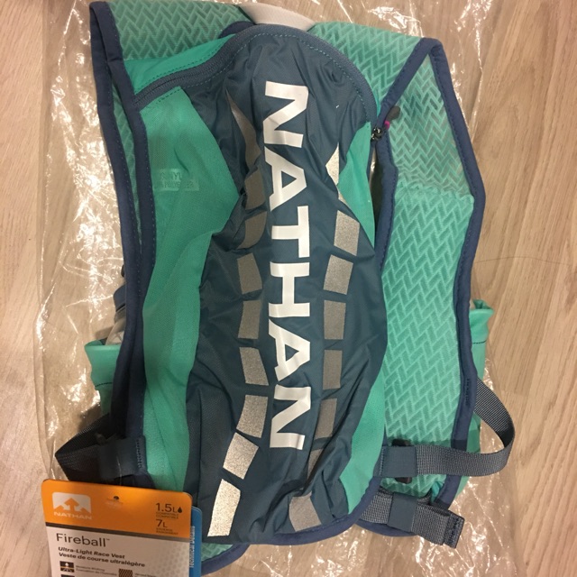 nathan fireball hydration vest