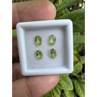 Natural peridor 7x5mm Total 4 pieces เพอริดอท ของแท้ รูปไข่ 7X5 มม (4 เม็ด)