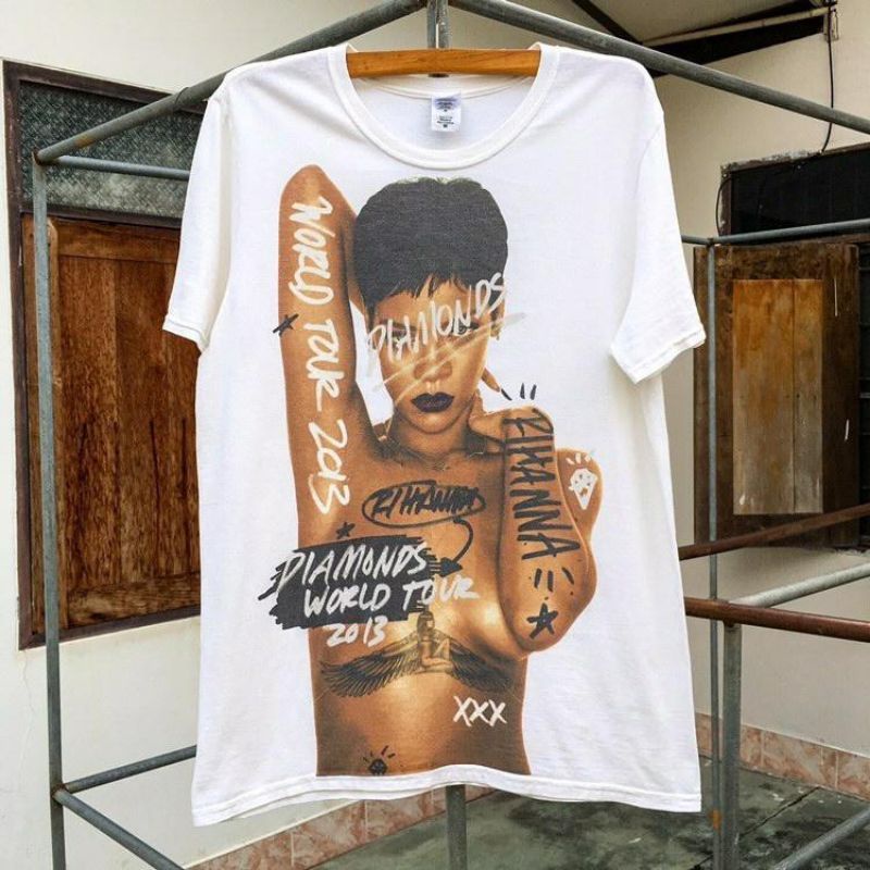 HOT SALINGเสื้อยืดผ้าฝ้ายเสื้อ Rihanna ( Tour 2013' ) S-5XL