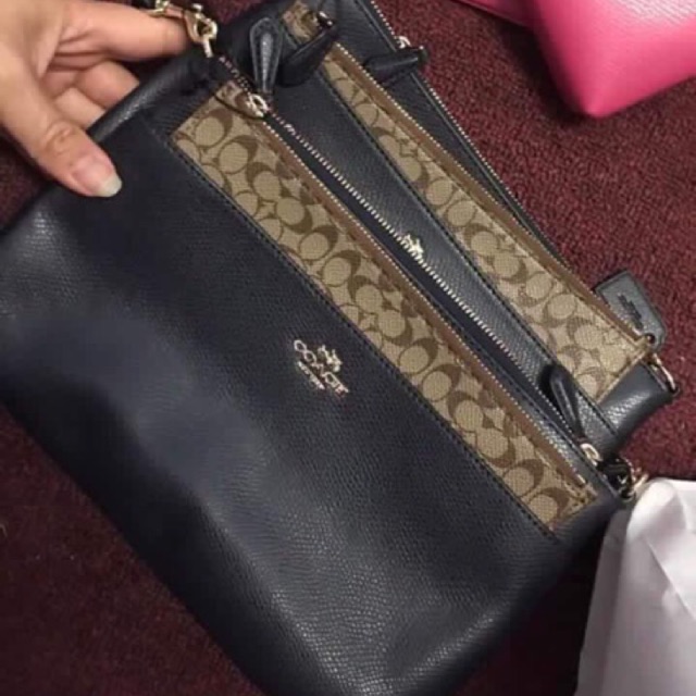 COACH WRISTLET IN POP UP POUCH IN SIGNATURE