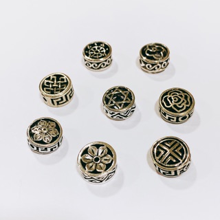 ลูกปัดเงินทิเบตแบบแบนแกะลาย 12mm