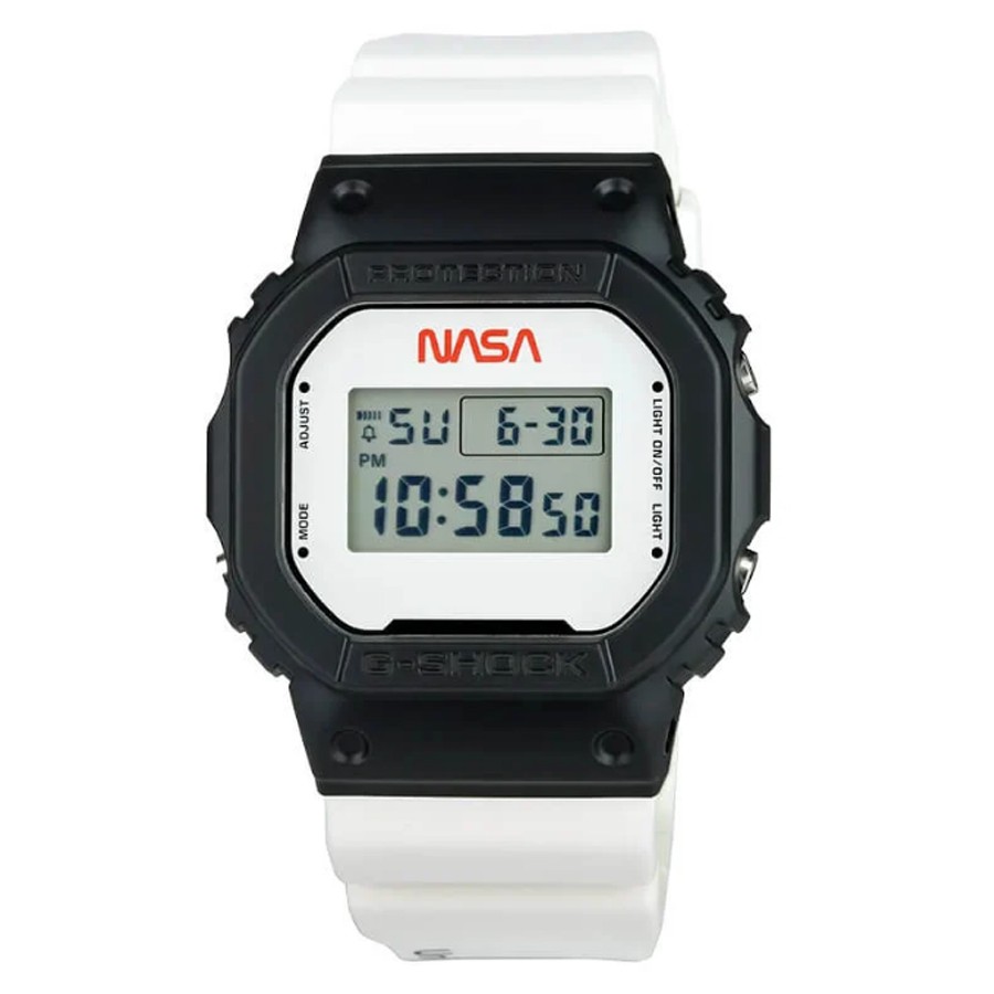 Casio G-Shock นาฬิกาข้อมือผู้ชาย สายเรซิ่น รุ่น DW-5600NASA21 - สีขาว/ดำ