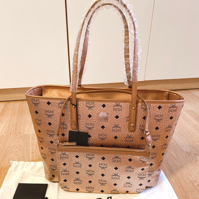 MCM Champagne Gold Medium Zip Tote Shopee Thailand