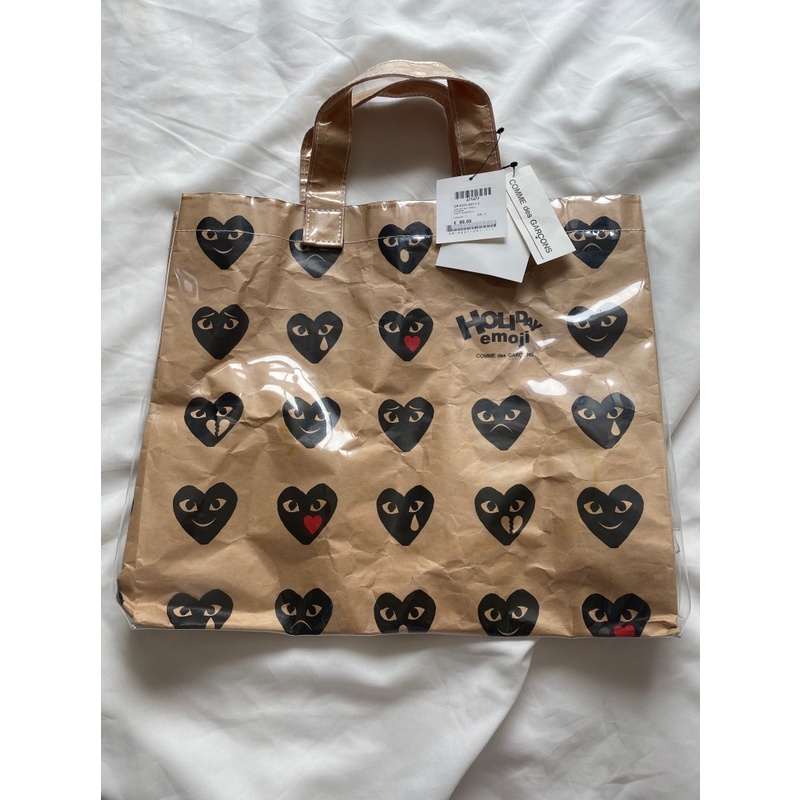 กระเป๋า Comme des Garçons CDG Holiday emoji bag ไม่เคยผ่านการใช้งานค่ะ เก็บไว้เฉยๆ ป้ายครบ