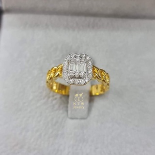 แหวนหน้าบาเก็ตก้านเลส เพชร Round Brilliant+Baguette 28/0.32 ct.