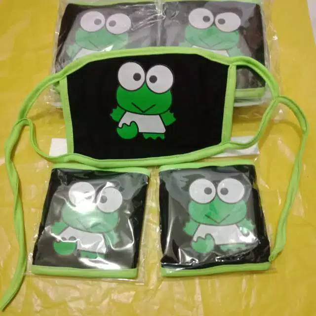 CHARACTER MOTIF OF CLOTH MASK