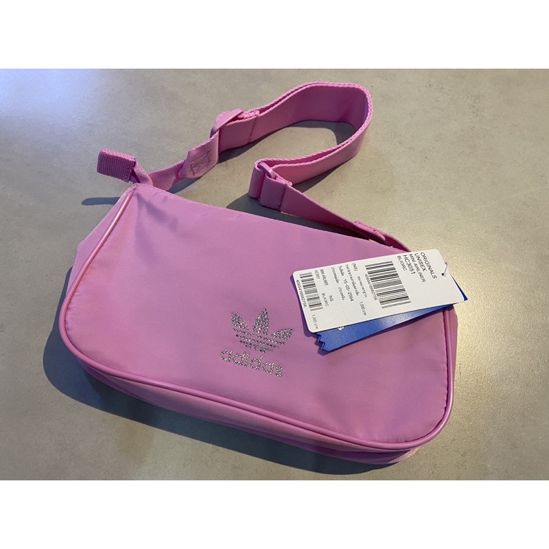 กระเป๋าสะพายข้าง ADIDAS ORIGINALS MINI AIRLINER BAG / HC3051