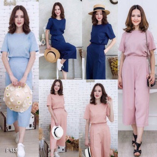 เสื้อคอกลม แขนสั้น กางเกงสีพื้น ชุดเซท