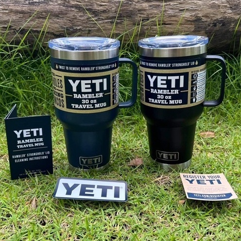 แก้ว YETI RAMBLER 30oz TRAVEL MUG  WITH STRONGHOLD LID