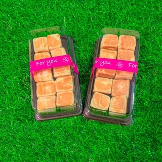 ขนมลูกเต๋าโบราณไส้ถั่วกวนนุ่มละมุน 10ชิ้น (ต10)