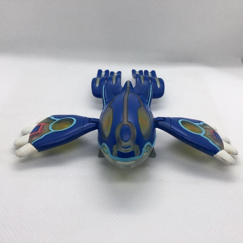 ฟิกเกอร์ โมเดล โปเกมอน ไคออก้าต้นกำเนิด ของแท้ สูง 1นิ้ว ยาว 4.5นิ้ว  Primal kyogre Pokemon figure T