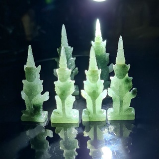 ท้าวเวสสุวรรณ  แกะสลักจากหยกแท้ Jadeite Type A  (ราคาองค์ละ)