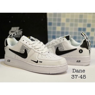 NIKE AIR FORCE 1 รองเท้าผ้าใบผูกเชือกพร้อมกล่อง